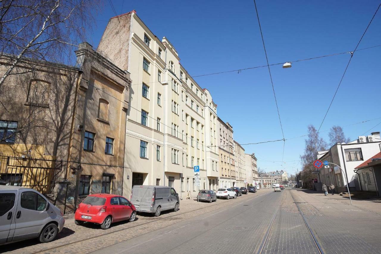 New Bohemian Crash Pad In Riga Center Apartment Exterior photo